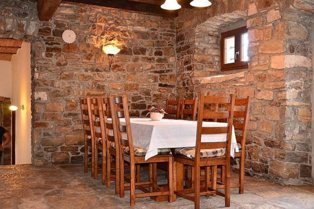 Villa Letizia Oprtalj Oda fotoğraf